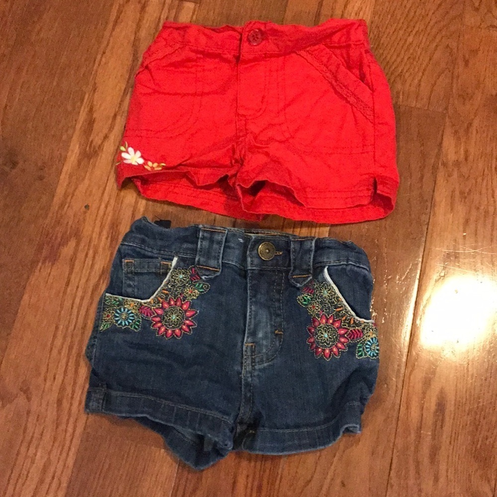 2 pairs of shorts 12 month